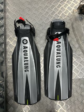 Equipo buceo Aqualung: chaleco,Traje, aletas...etc