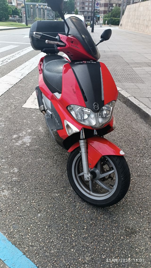 Gilera Runner 125 4T - Roja