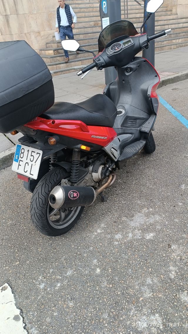 Gilera Runner 125 4T - Roja