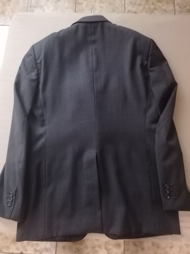 Giacca tg. 52 
tessuto fresco lana