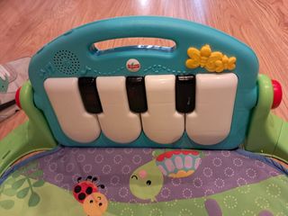 Manta gimnasio con piano bebé