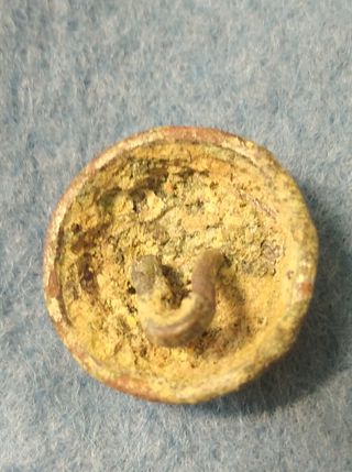 Botón militar antiguo infanteria.