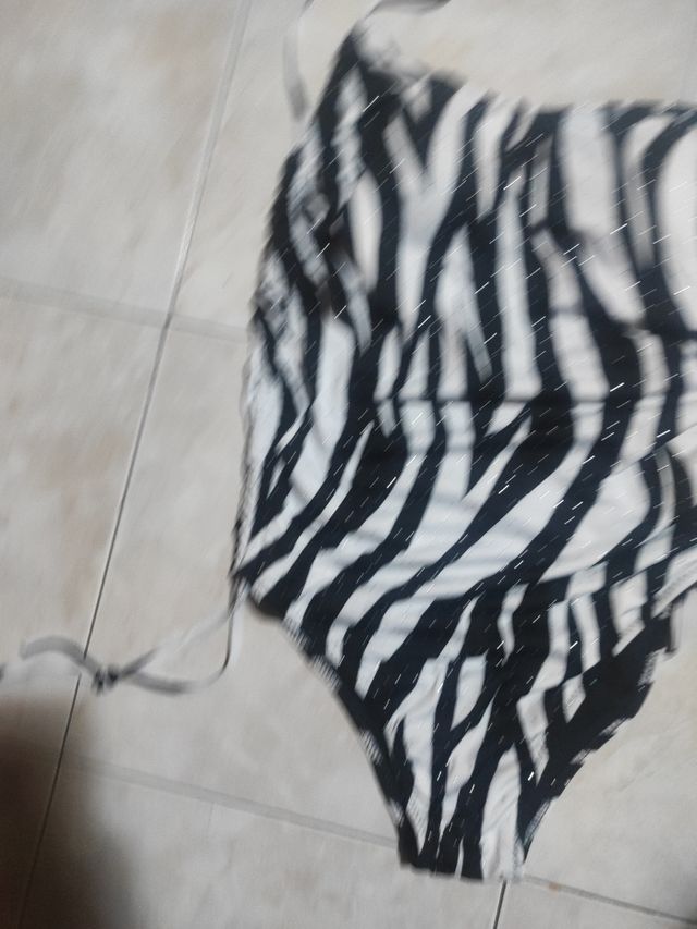 Costume intero zebrato bianco e nero TG 46