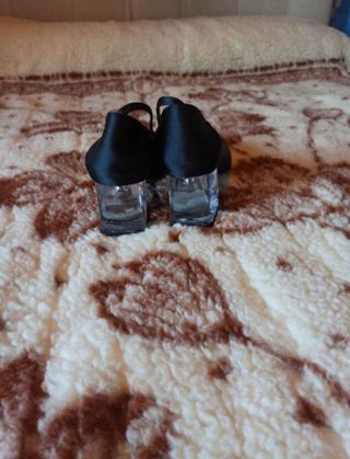Zapatos Zara Trafaluc negros, talla 40