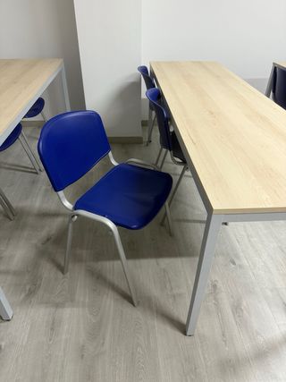 Sillas azules metal y plástico