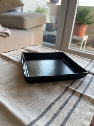 Bandeja negra decorativa IKEA