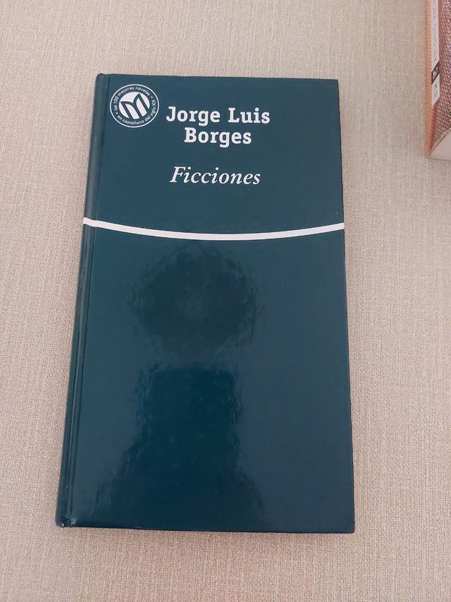 Pájaro en una tormenta y Ficciones