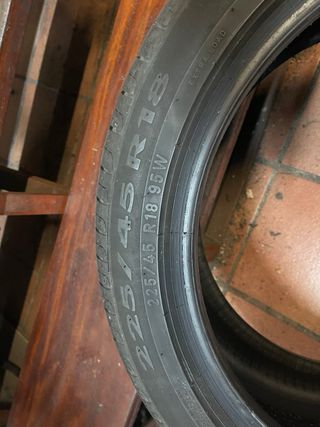 Pirelli Cinturato P7 - 225 - 90%