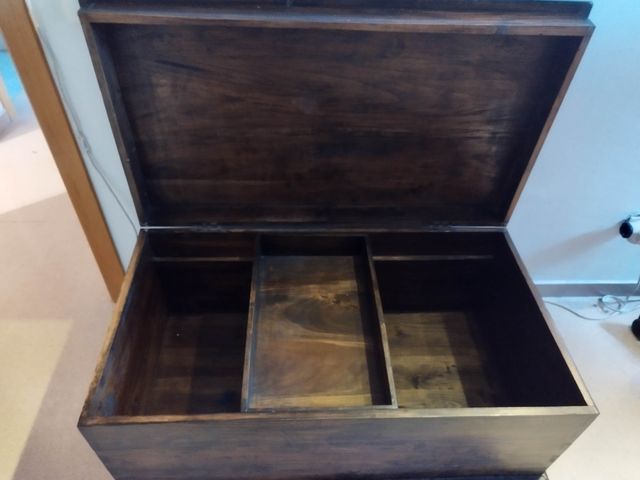 Baúl madera maciza envejecido con barniz