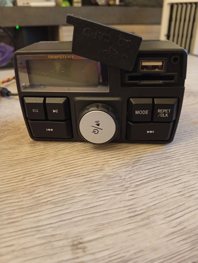 Radio para Moto o patín, Bluetooth, USB, Anti-robo