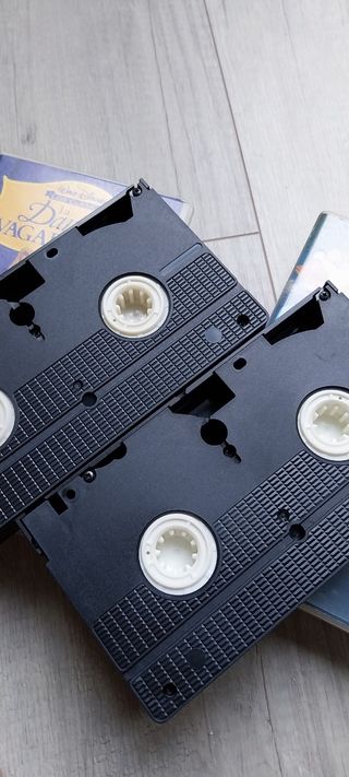 VHS Disney: La Dama y el Vagabundo + Tod y Toby