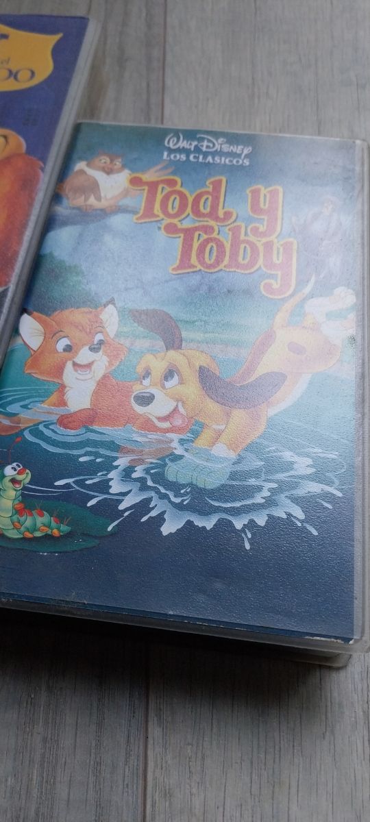 VHS Disney: La Dama y el Vagabundo + Tod y Toby