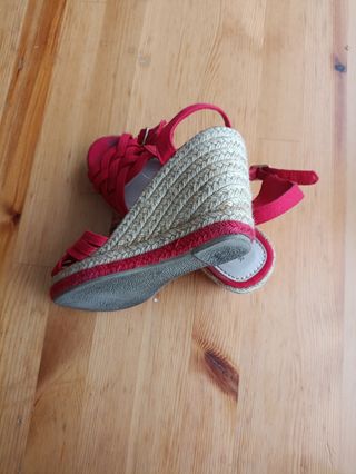 Sandalias rojas cuña nº37