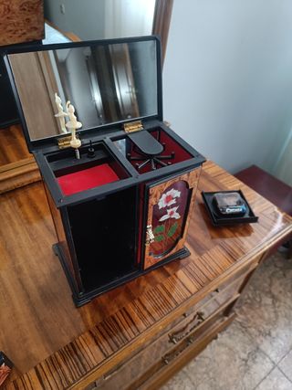 Joyero Vintage con Reloj