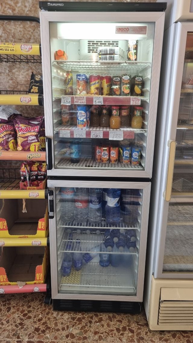 Vitrina bebidas frías - Refrigerador