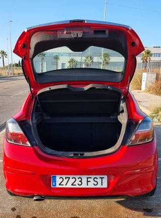 Opel Astra GTC 2.0 Turbo