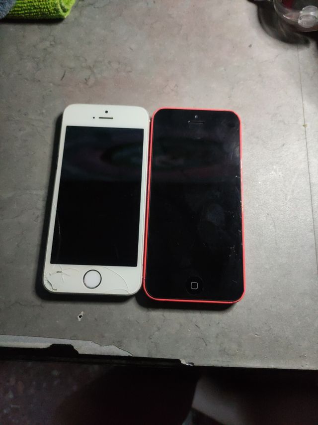 iPhone 5c y 5s - Rojos y Blanco