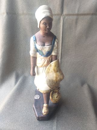FIGURA F. Elias Bracons: Mujer con cántaro