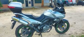 Suzuki Vstrom 650cc - moto