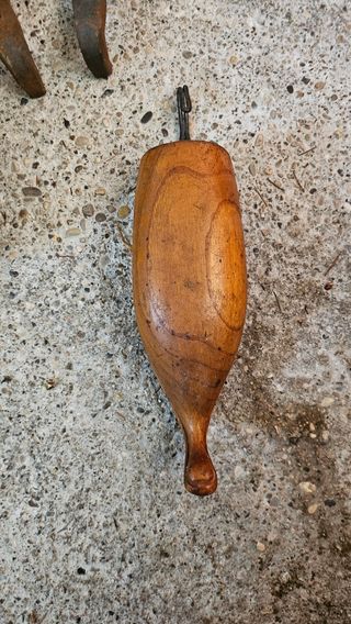 Portacote antico in legno