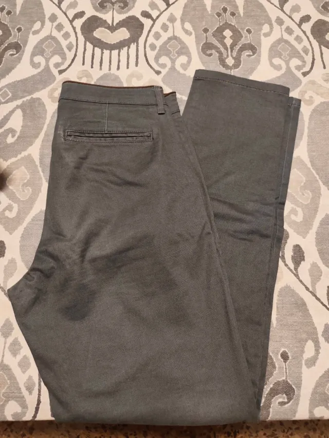 OFERTA. Pantalones cortos y largos de marca.