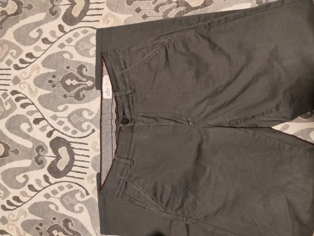 OFERTA. Pantalones cortos y largos de marca.