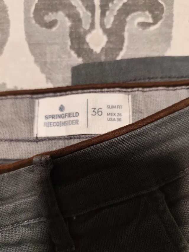 OFERTA. Pantalones cortos y largos de marca.