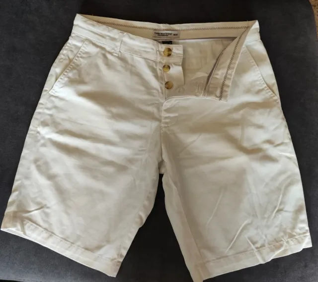 OFERTA. Pantalones cortos y largos de marca.