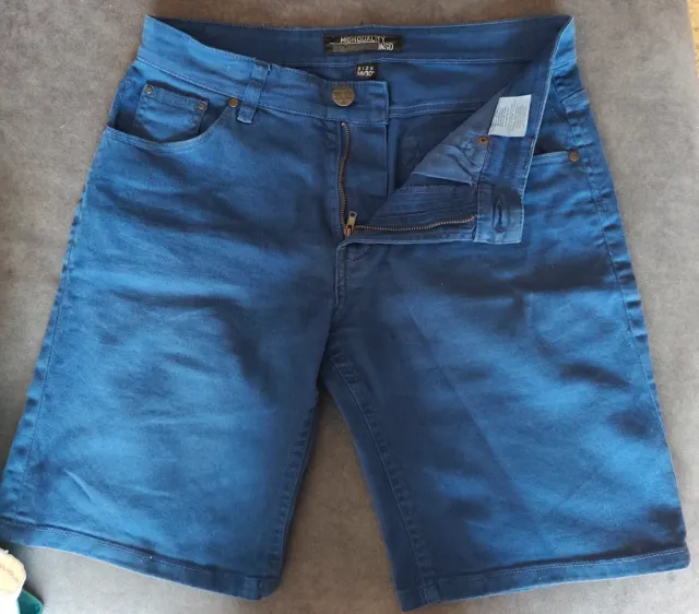 OFERTA. Pantalones cortos y largos de marca.