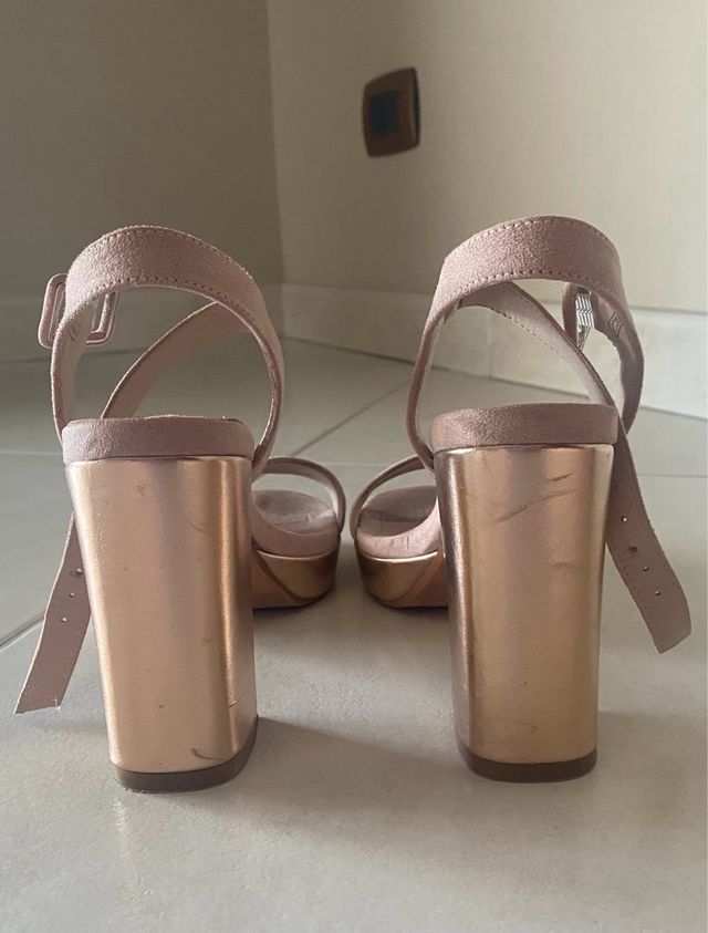 Scarpe con tacco rosa