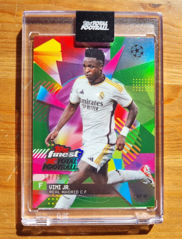 VINI (Numerada /75). TOPPS FINEST / TOTAL FOOTBALL