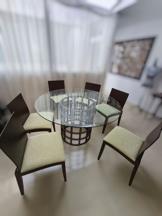 Juego de mesa y 6 sillas de comedor