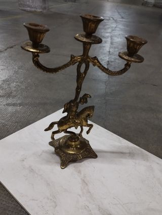 Reloj y candebros antiguos de bronce caballero