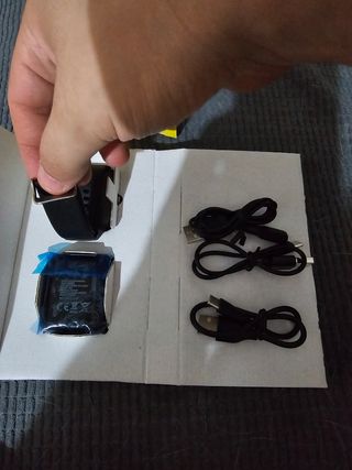 Kit TECHLIFE: Smartwatch, auricolari, powerbank