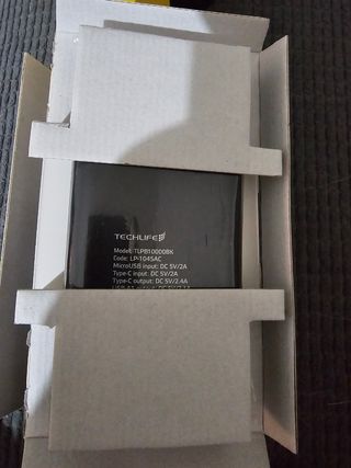 Kit TECHLIFE: Smartwatch, auricolari, powerbank