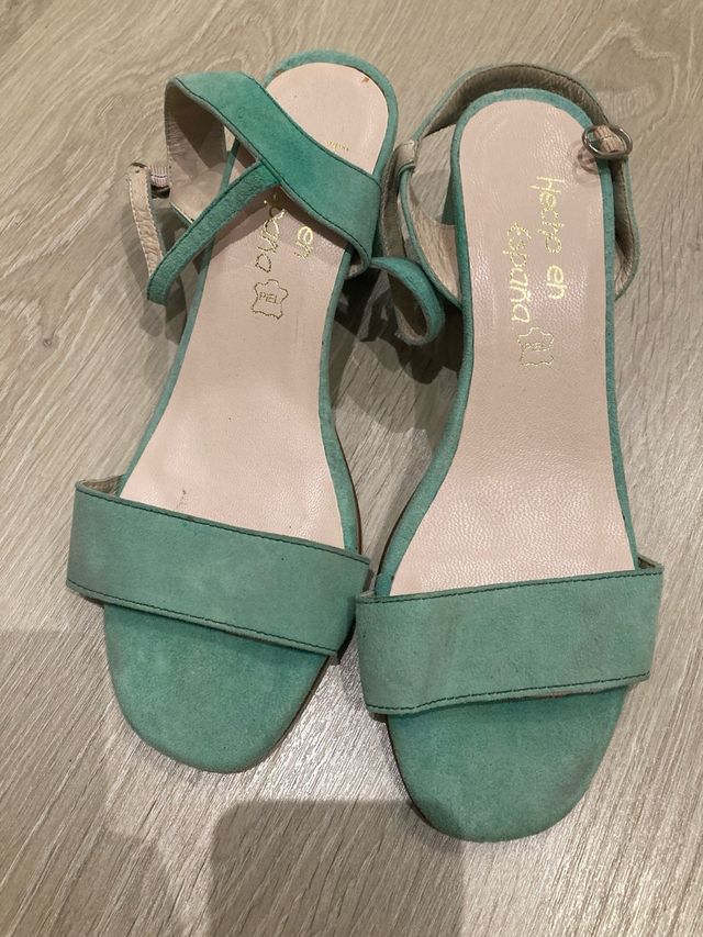 Sandalias ante verdes tacón bajo