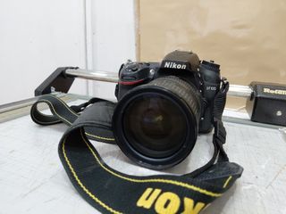 Nikon D7100 + Objetivo VR 18-200