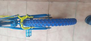 BMX Akimoto: bici vintage azul