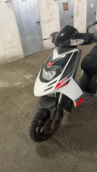 Aprilia SR 50 -PARA PIEZAS