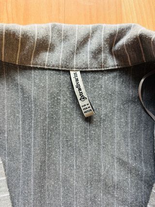 Chaqueta gris rayas Stradivarius M