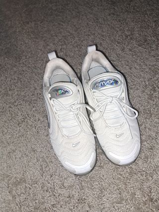 Zapatillas Nike Air Max 720 blancas