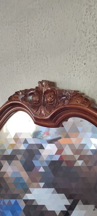 Dormitorio antiguo de madera maciza y mármol