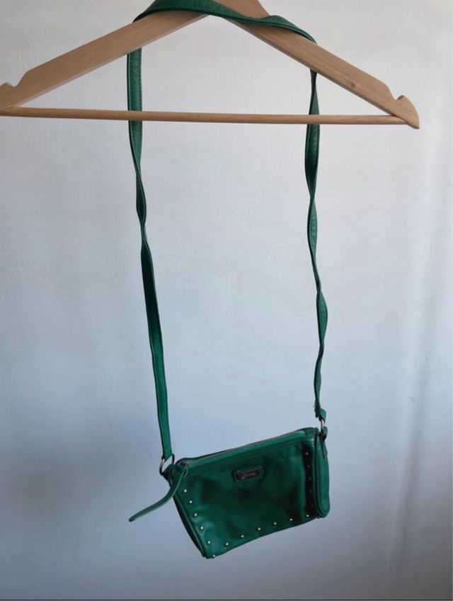 Bolso Stradivarius verde