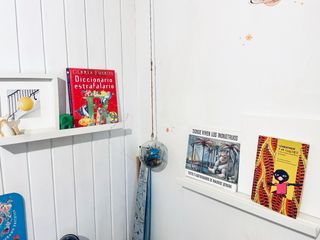 Dormitorio infantil (cama - armario - estanterías)