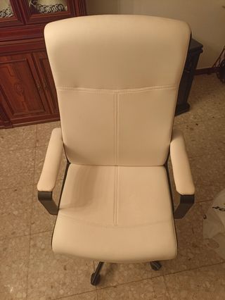 Silla escritorio polipiel blanca y negra
