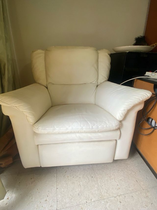Sofá y sillón relax blanco cuero
