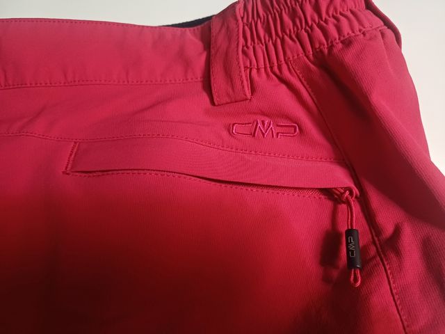 Shorts CMP senderismo rojos turquesa