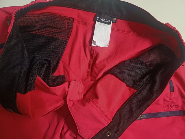 Shorts CMP senderismo rojos turquesa