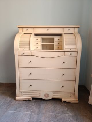 Buró antiguo de madera blanco roto