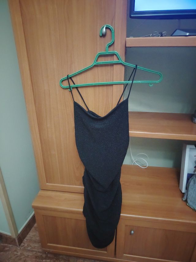 Vestito nero attillato